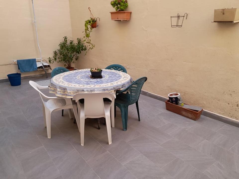 Dynesty B&B Birżebbuġa Bagian luar foto